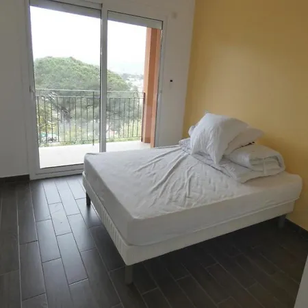 House 13 * سيكس-فور-لو-بلاج
