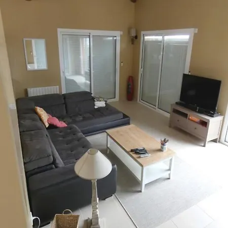 بيت للعطل House 13 *